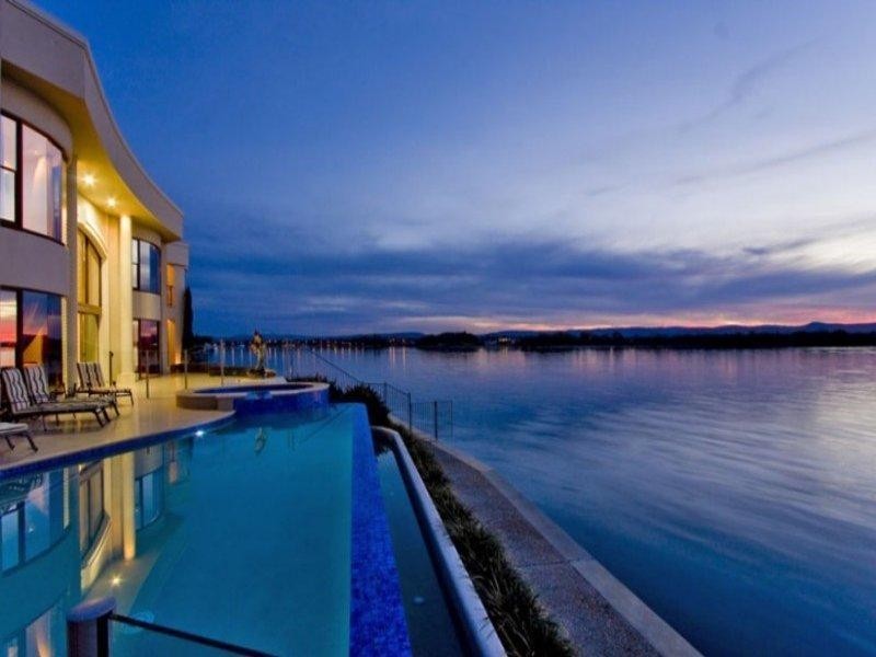 Paradise Point QLD 4216