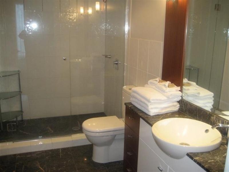 23 Ferny Avenue, Surfers Paradise QLD 4217