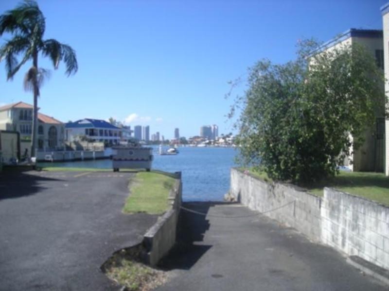 Chevron Island QLD 4217