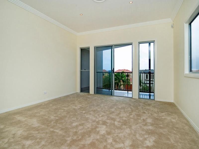 1 – 4799 The Parkway, Sanctuary Cove QLD 4212