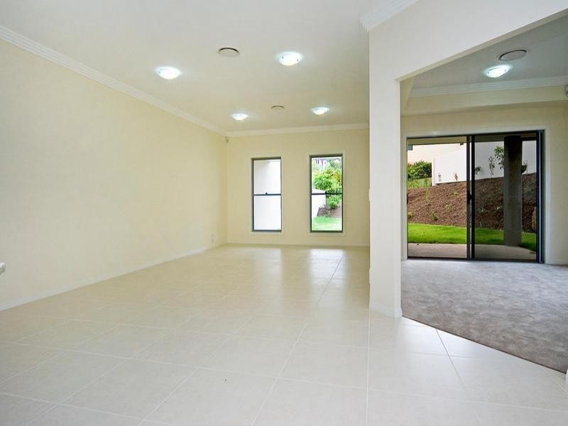 2 – 4799 The Parkway, Sanctuary Cove QLD 4212