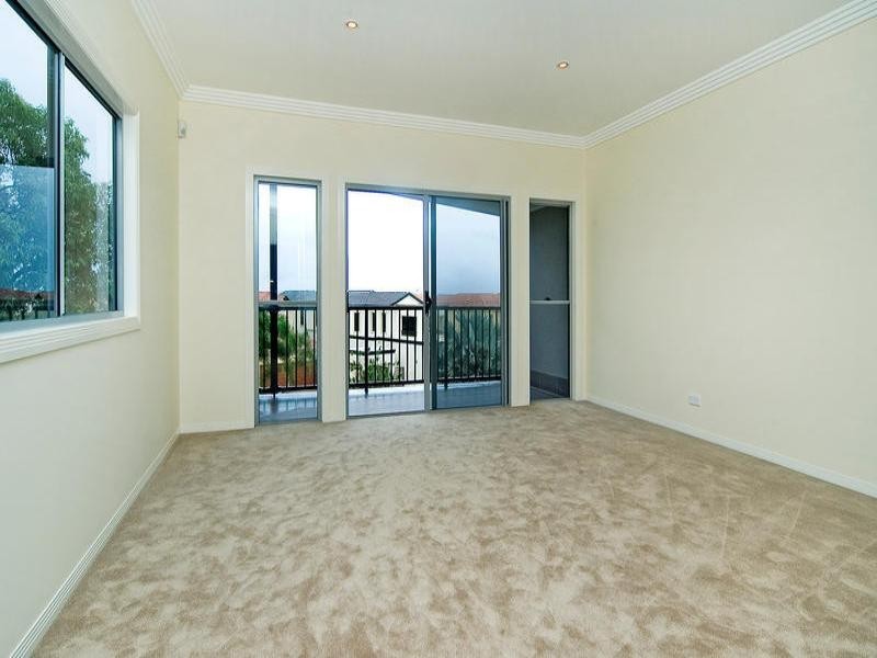 2 – 4799 The Parkway, Sanctuary Cove QLD 4212