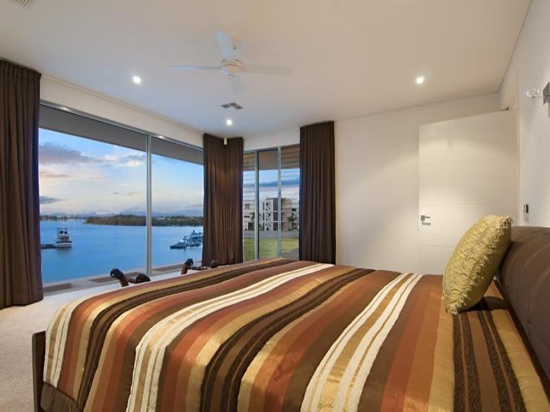 Paradise Point QLD 4216