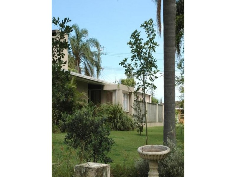 13 The Corso, Isle Of Capri QLD 4217