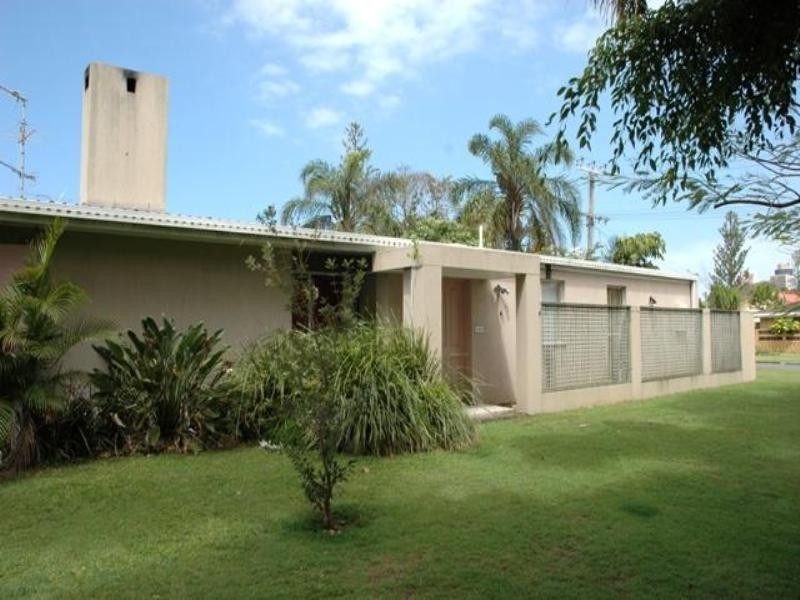 13 The Corso, Isle Of Capri QLD 4217