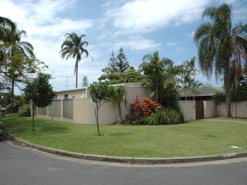 13 The Corso, Isle Of Capri QLD 4217