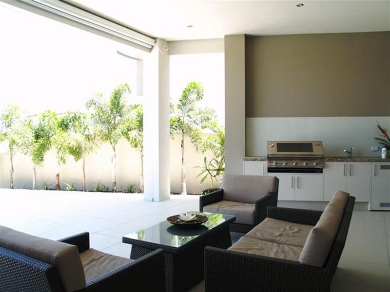 Paradise Point QLD 4216
