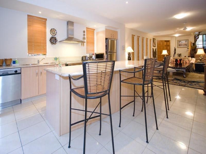 Chevron Island QLD 4217