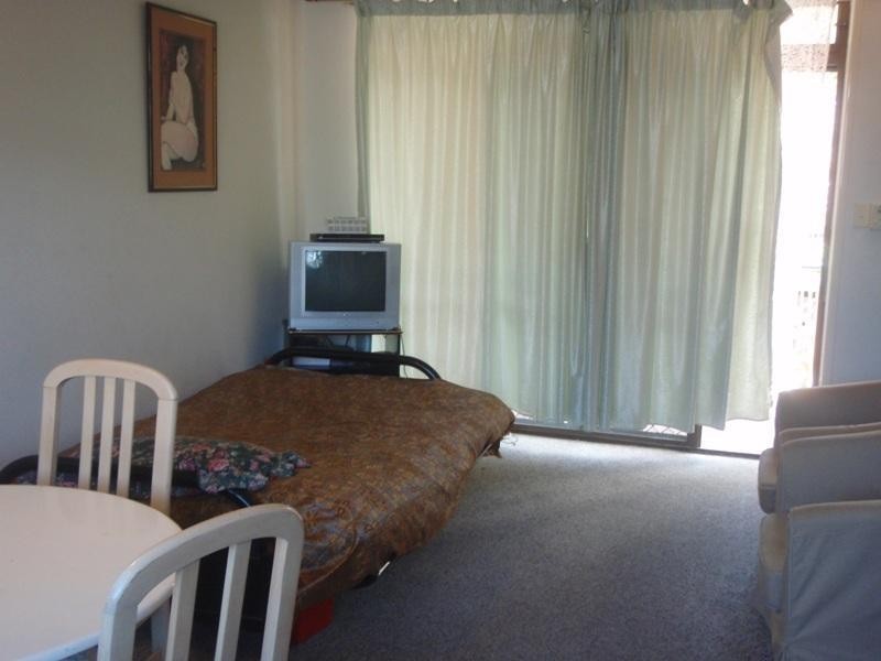 19 Leonard Avenue, Surfers Paradise QLD 4217