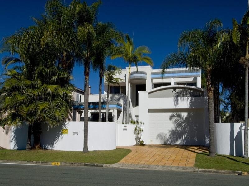 201 Stanhill Drive, Chevron Island QLD 4217