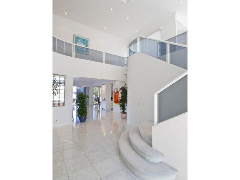 201 Stanhill Drive, Chevron Island QLD 4217