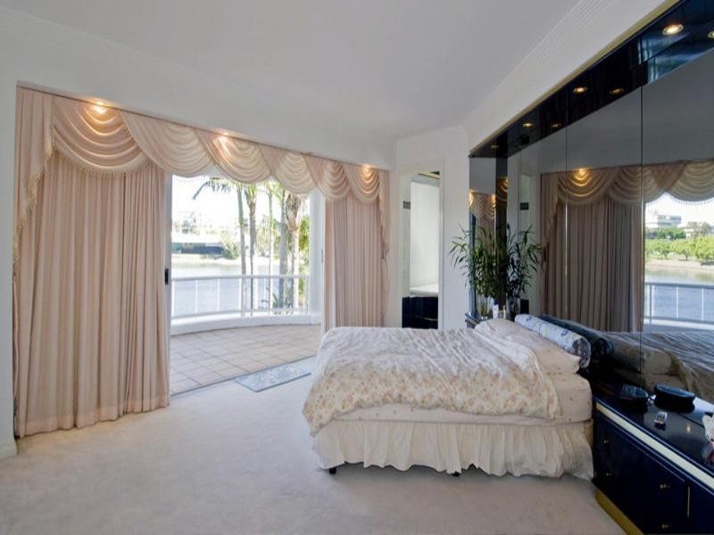 201 Stanhill Drive, Chevron Island QLD 4217