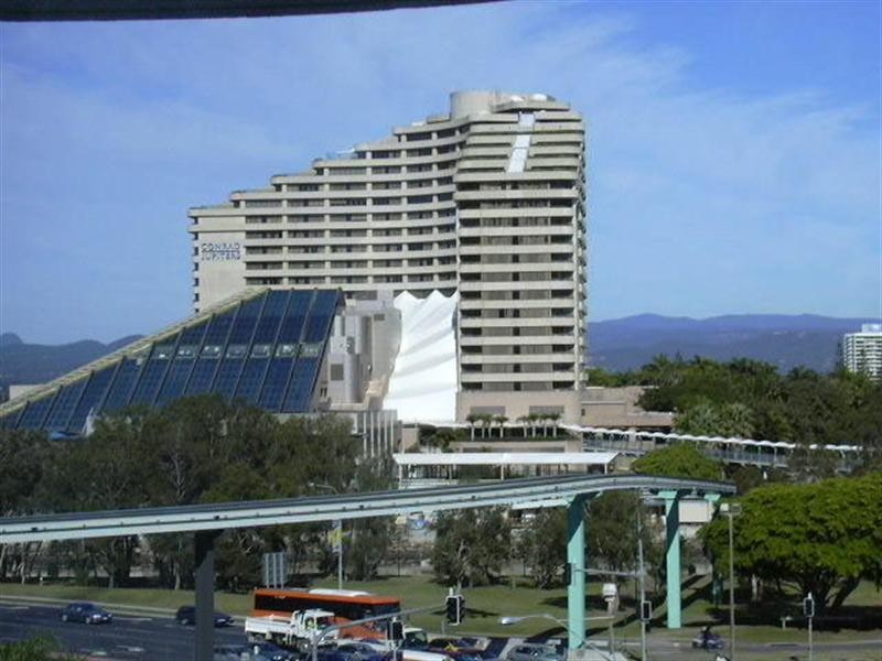 90 Surf Parade, Broadbeach QLD 4218