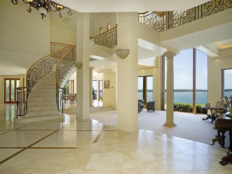 3 Sir Lancelot Close, Paradise Point QLD 4216