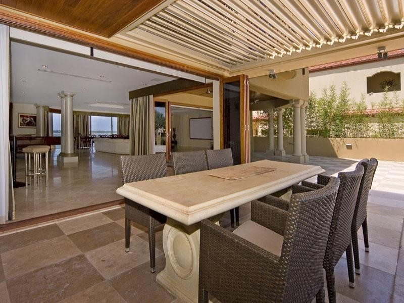 3 Sir Lancelot Close, Paradise Point QLD 4216