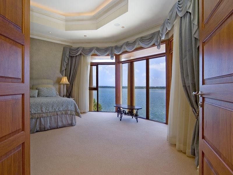 3 Sir Lancelot Close, Paradise Point QLD 4216
