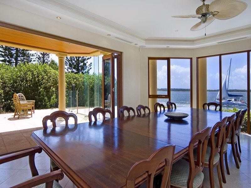 3 Sir Lancelot Close, Paradise Point QLD 4216