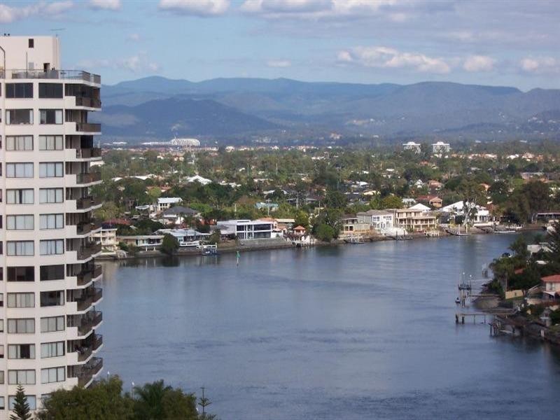 18 Aubrey Street, Surfers Paradise QLD 4217