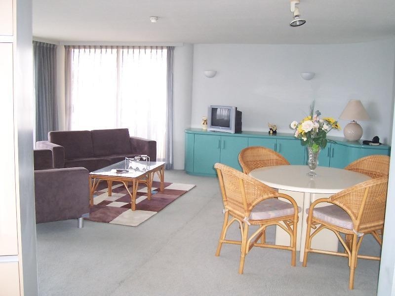 18 Aubrey Street, Surfers Paradise QLD 4217