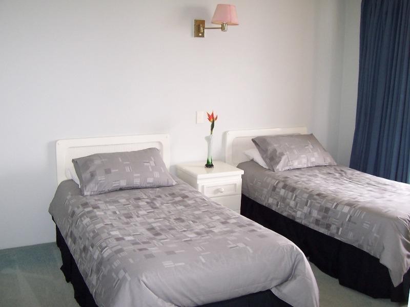 18 Aubrey Street, Surfers Paradise QLD 4217