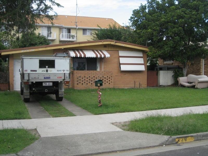 29 Mawarra Street, Chevron Island QLD 4217
