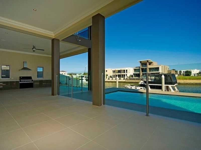 Paradise Point QLD 4216