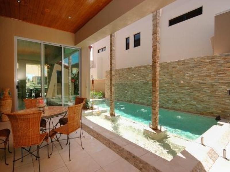 Paradise Point QLD 4216