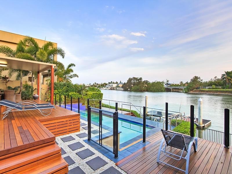 13 La Spezia Court, Isle Of Capri QLD 4217