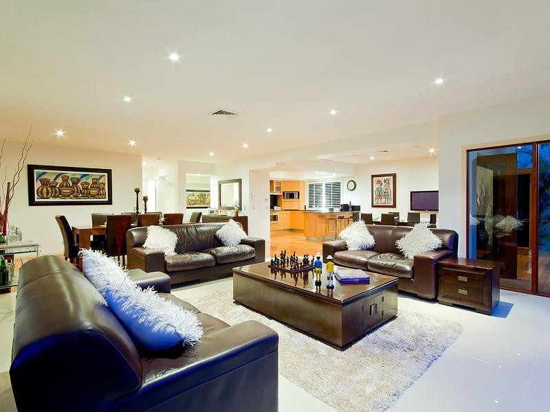 13 La Spezia Court, Isle Of Capri QLD 4217