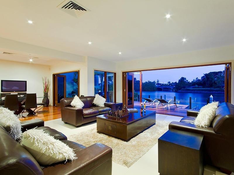 13 La Spezia Court, Isle Of Capri QLD 4217