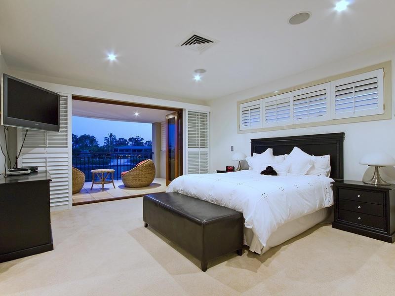 13 La Spezia Court, Isle Of Capri QLD 4217