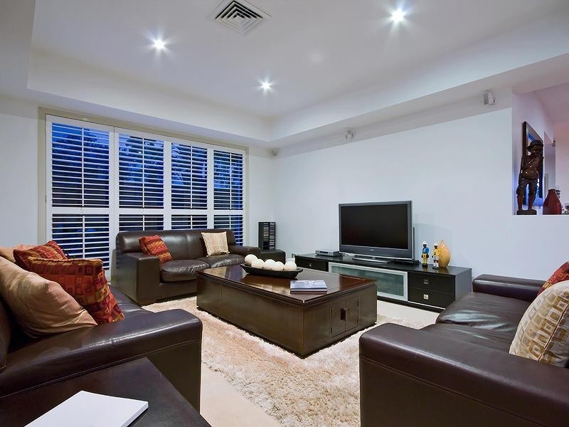 13 La Spezia Court, Isle Of Capri QLD 4217