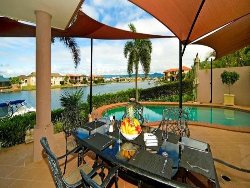 18 Champagne Boulevard, Hope Island QLD 4212