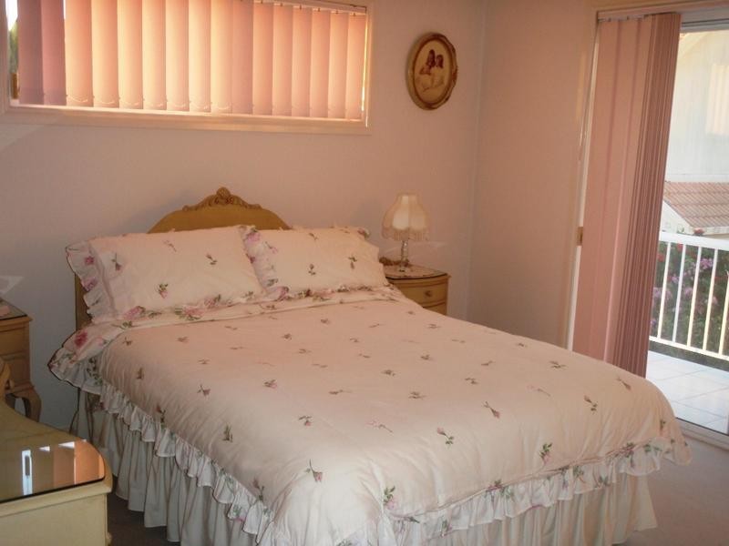 1/37 Darrambal Street, Chevron Island QLD 4217