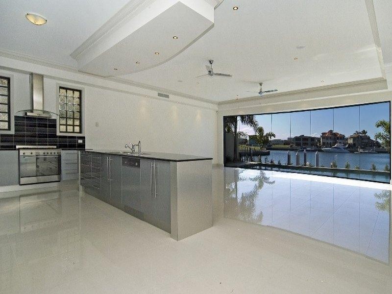 Paradise Point QLD 4216