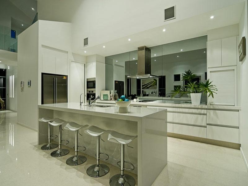 Paradise Point QLD 4216