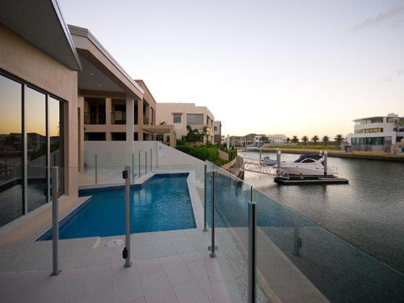 Paradise Point QLD 4216