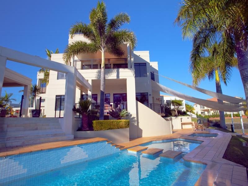 1133 Beechwood Drive, Hope Island QLD 4212