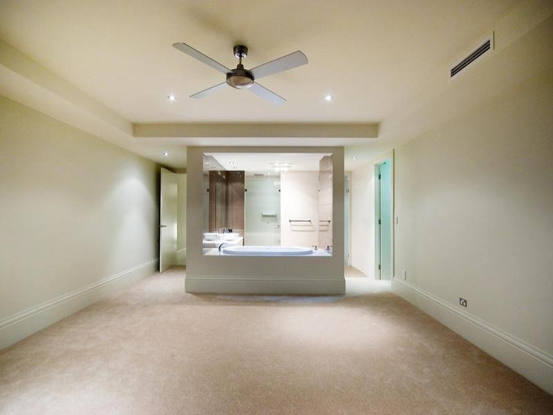 Paradise Point QLD 4216