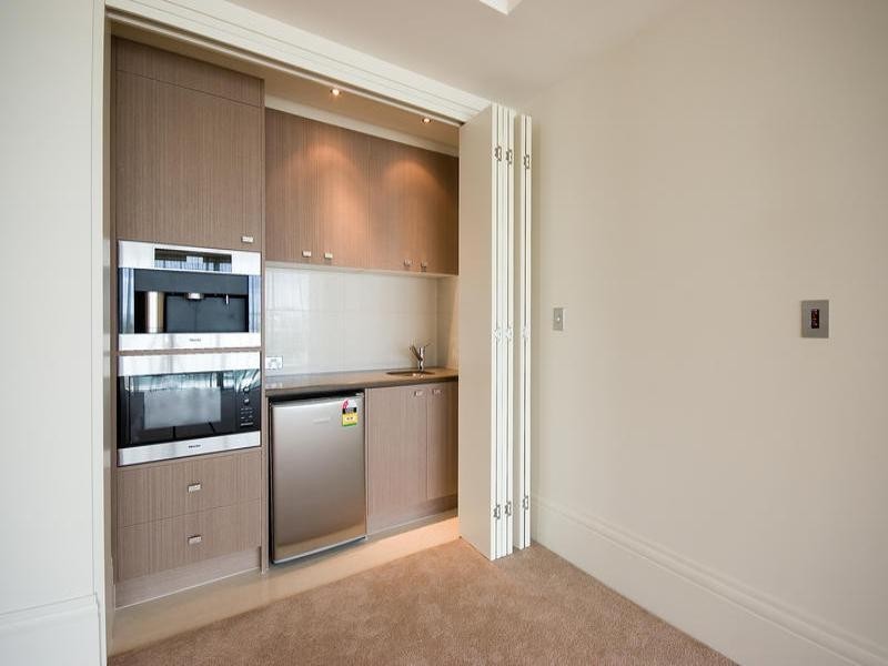 Paradise Point QLD 4216