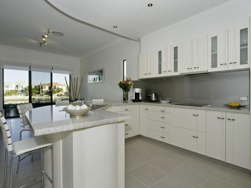 Paradise Point QLD 4216