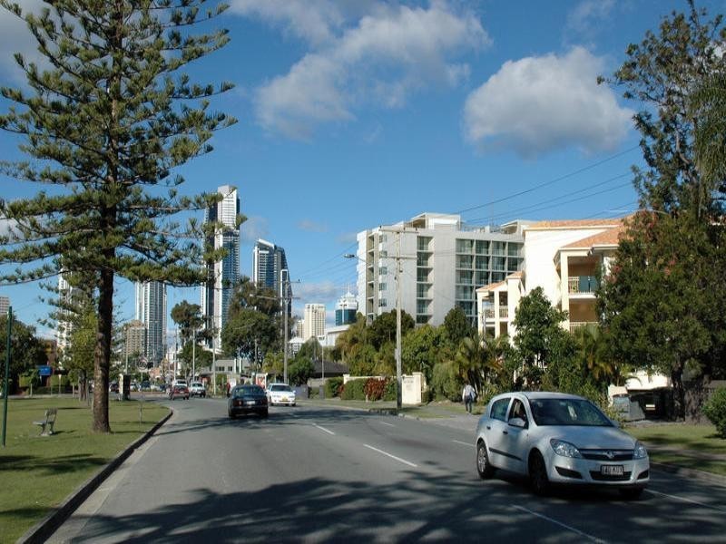 1 Mawarra Street, Chevron Island QLD 4217