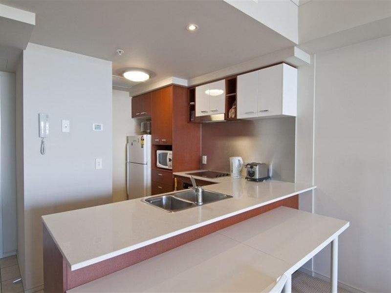 23 Ferny Avenue, Surfers Paradise QLD 4217