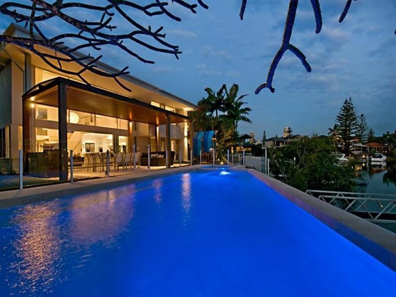 32 Naples Avenue, Isle Of Capri QLD 4217