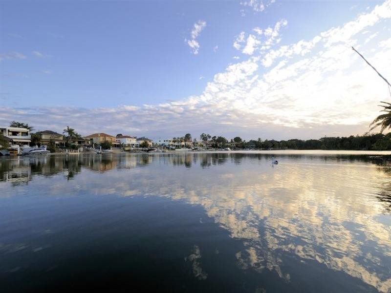 32 Naples Avenue, Isle Of Capri QLD 4217