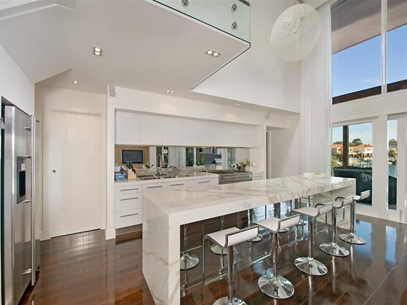 32 Naples Avenue, Isle Of Capri QLD 4217