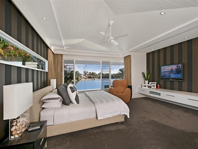 32 Naples Avenue, Isle Of Capri QLD 4217