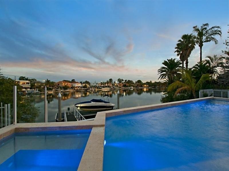 32 Naples Avenue, Isle Of Capri QLD 4217