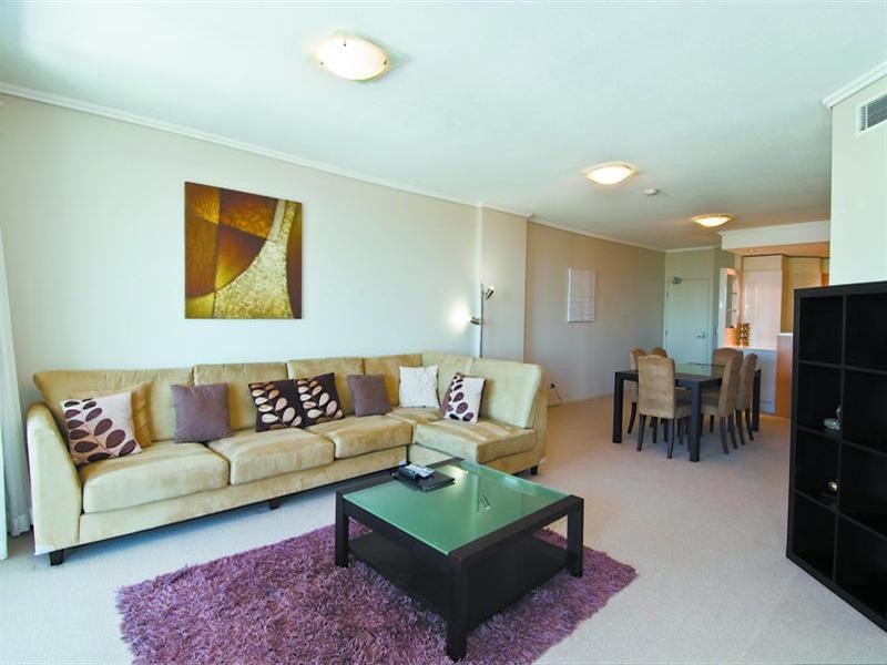 21 Cypress Avenue, Surfers Paradise QLD 4217