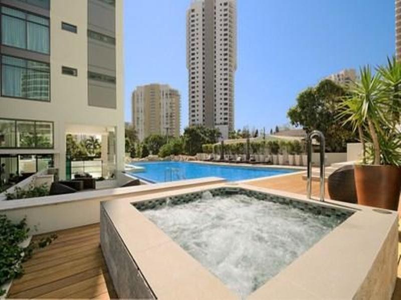 1,3, 20-24 Milan, Hughes Avenue, Main Beach QLD 4217